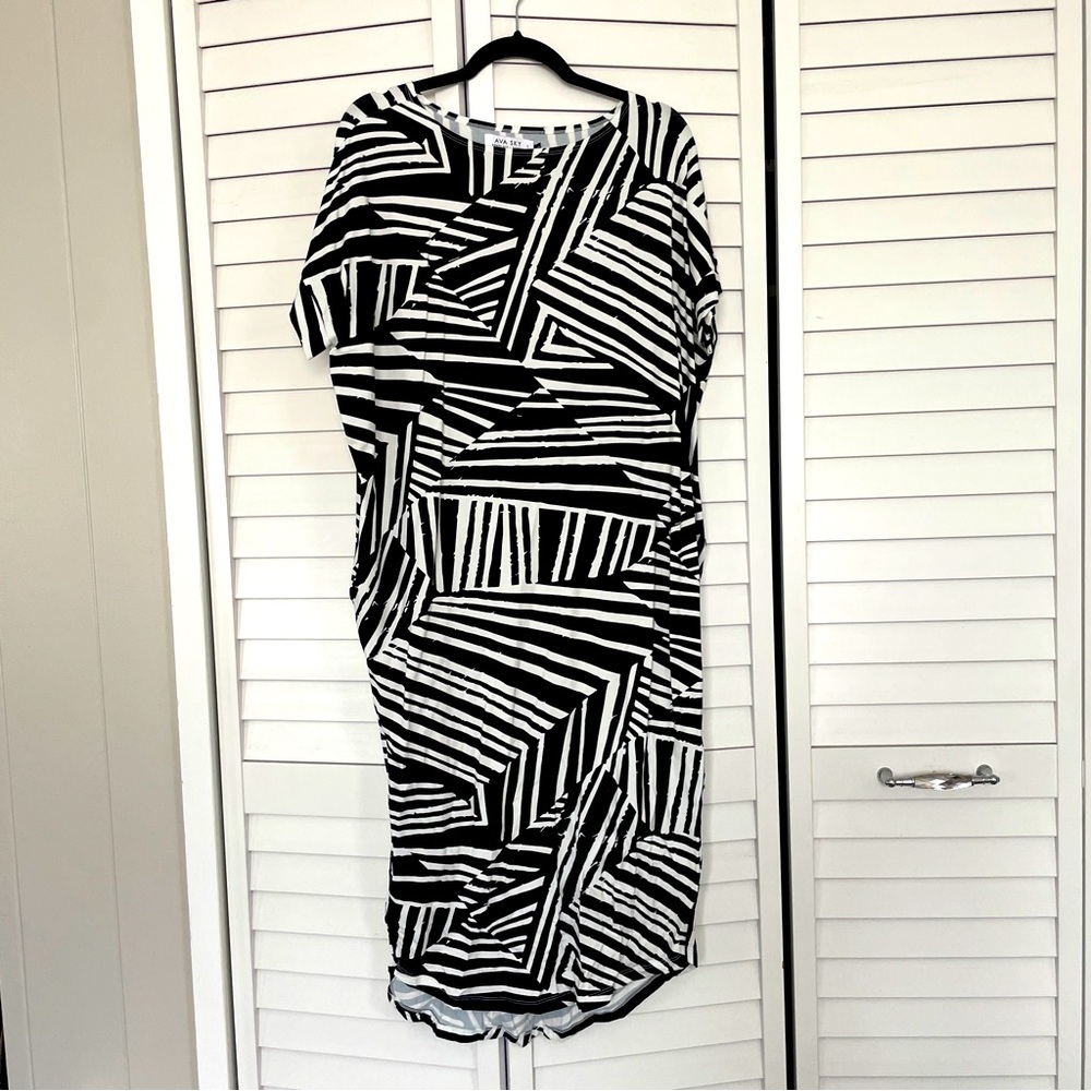 Ava Sky Black and White Geometric Midi Dress